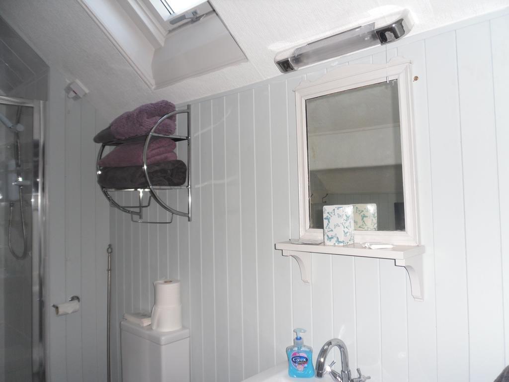 Claremont House Holiday Apartments Llandudno Bilik gambar