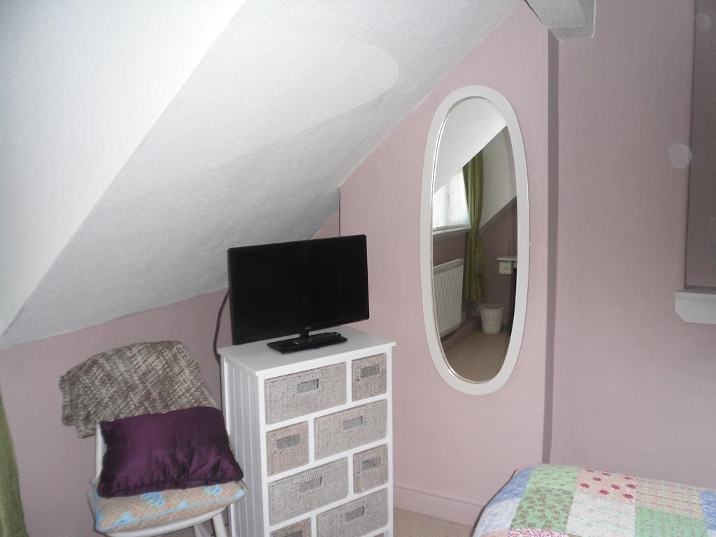 Claremont House Holiday Apartments Llandudno Bilik gambar