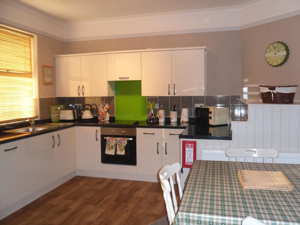 Claremont House Holiday Apartments Llandudno Bilik gambar